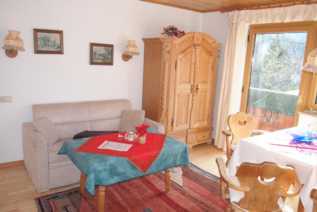 Haus Bergwelt Apartman Grän Szoba fotó