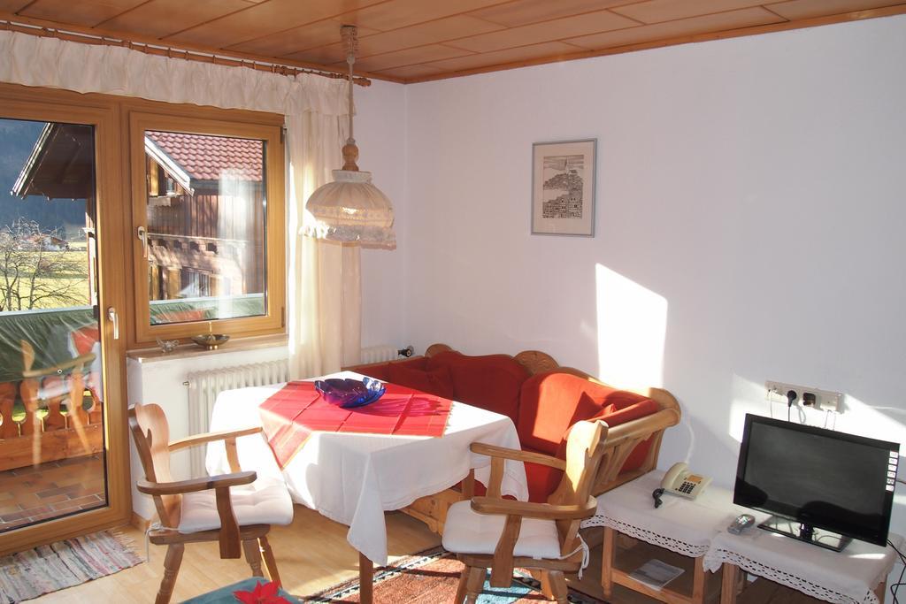 Haus Bergwelt Apartman Grän Szoba fotó